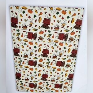 New Peanuts Snoopy throw blanket with harvest fall Thanksgiving print 62 × 90
